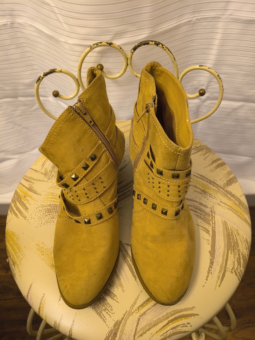 Womenโs Studded Ankle Boots - Mustard Yellow Suede